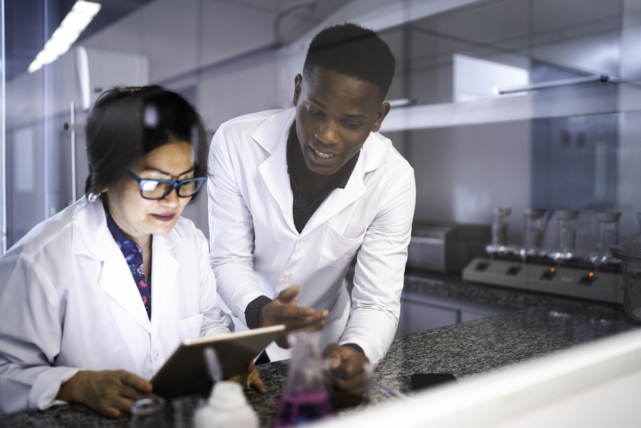 4 Essential Ways Academic Labs Can Manage Risk and Drive Efficiency